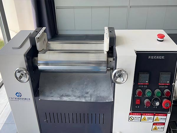 Molino mezclador de caucho abierto