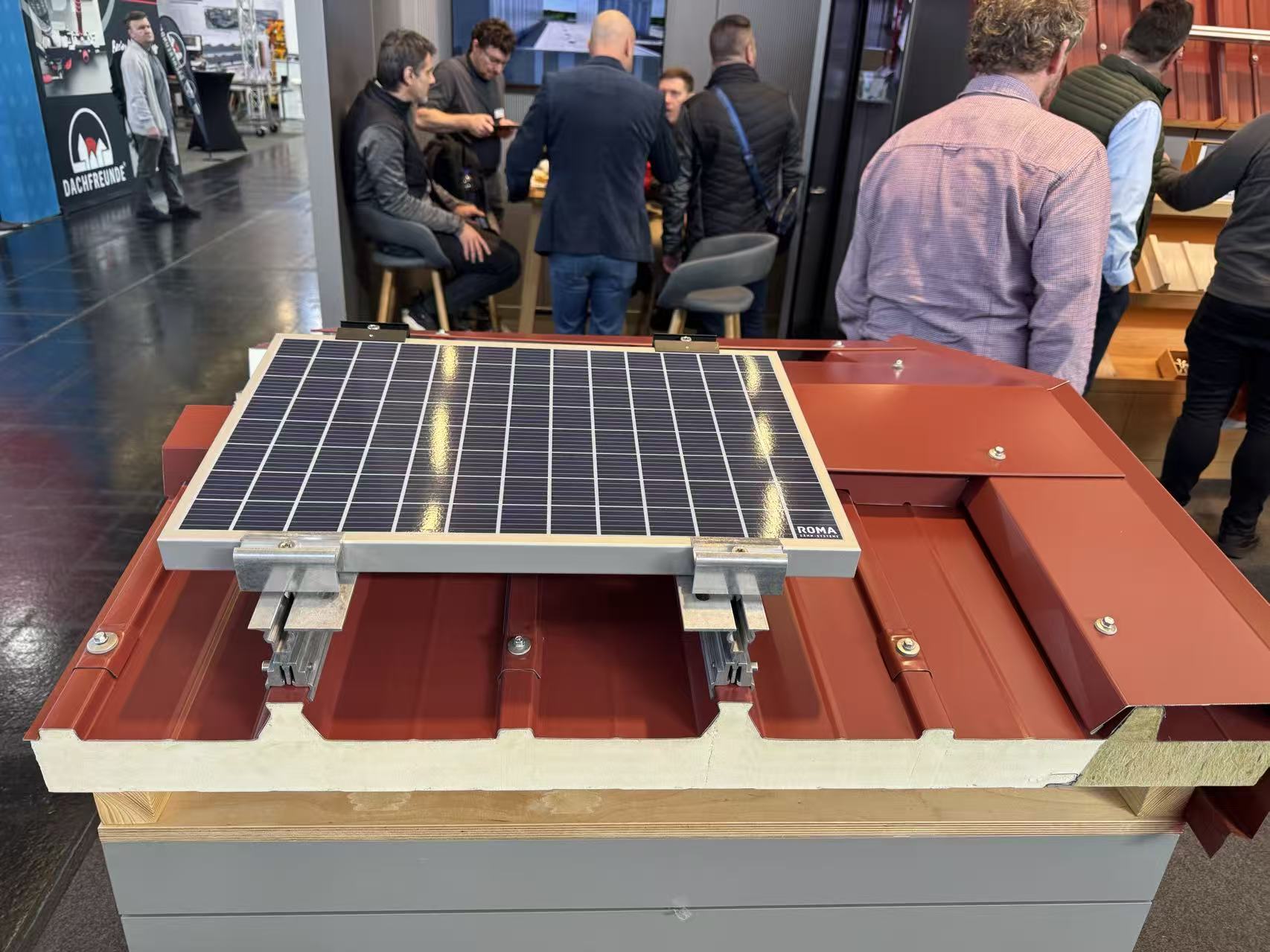 Recinto ferial de Dach+Holz3