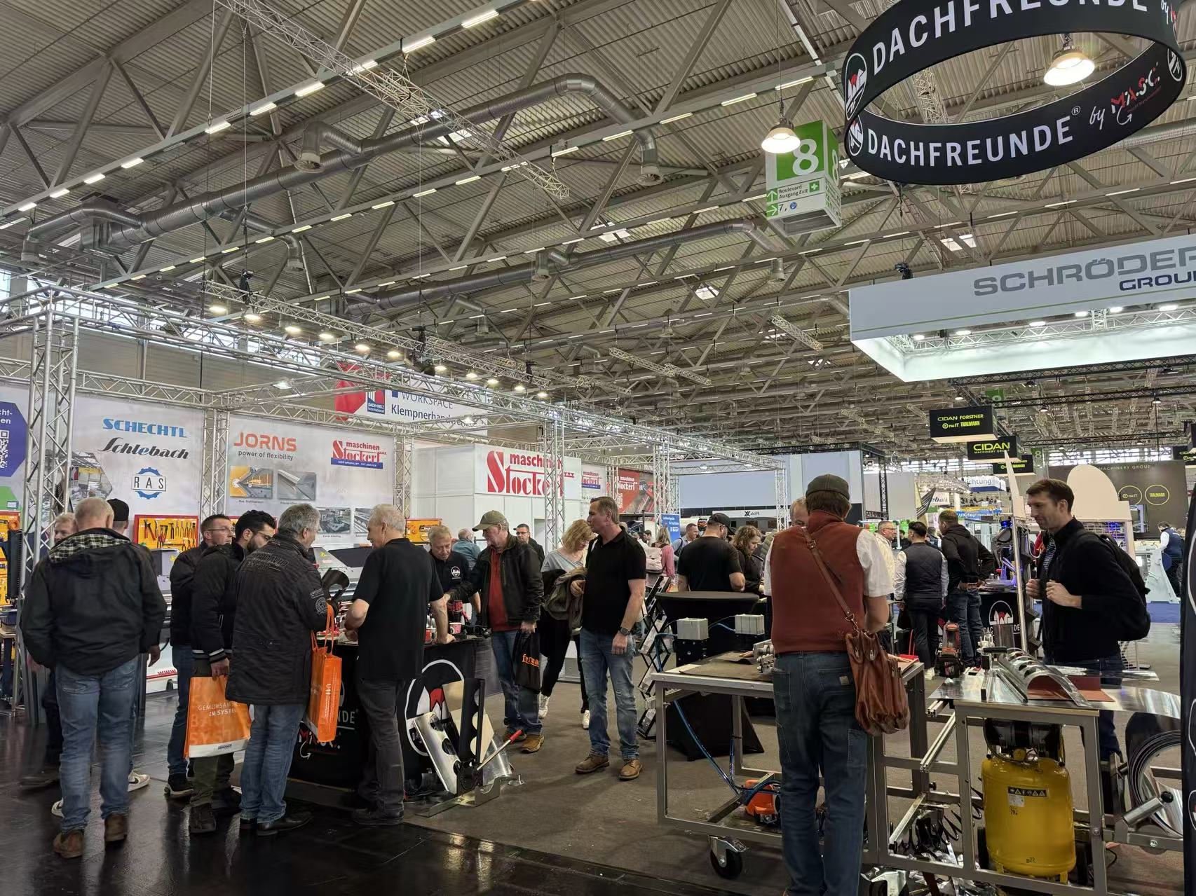 Recinto ferial de Dach+Holz