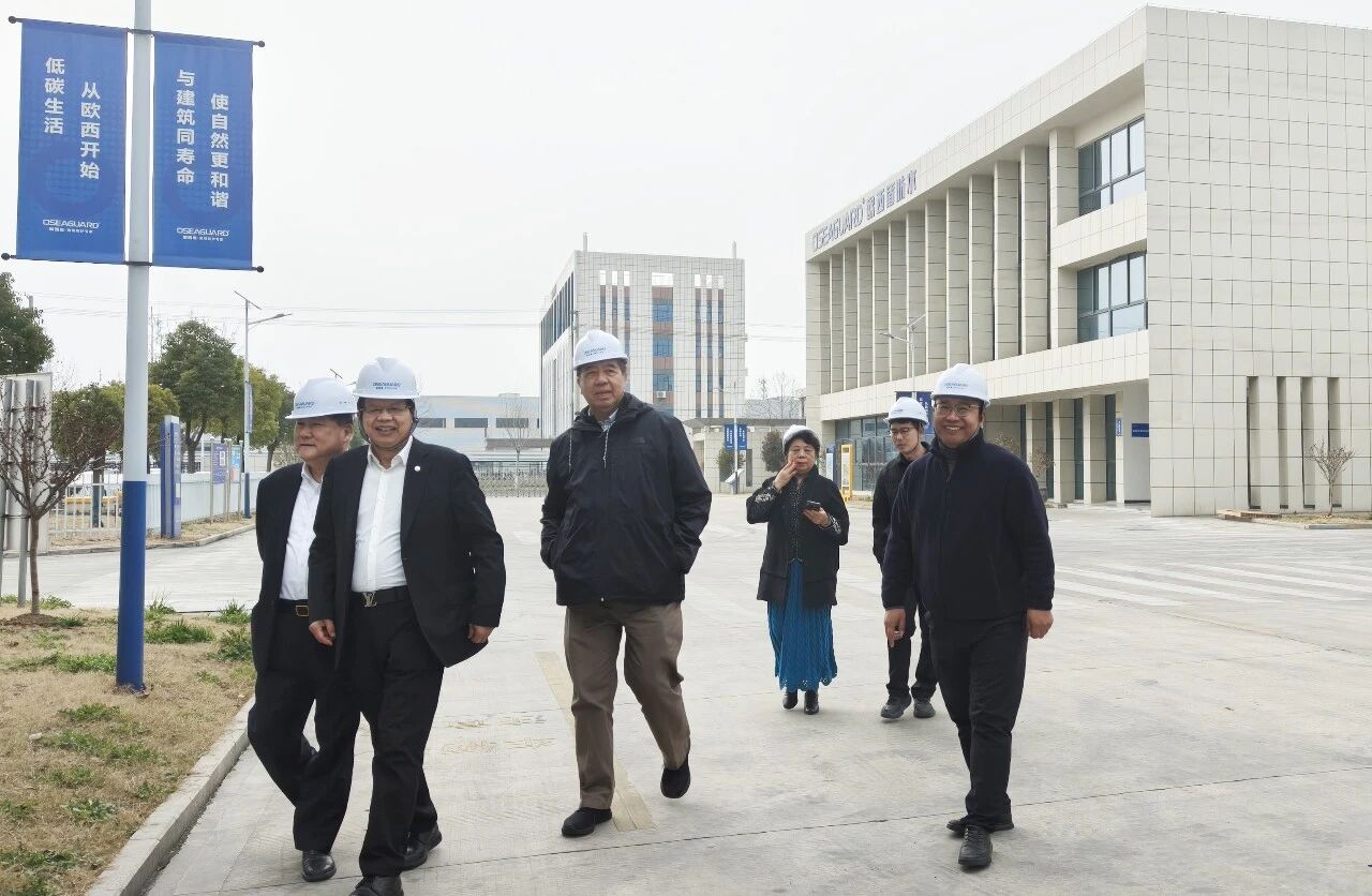 Tres expertos tambi&eacute;n realizaron inspecciones in situ en el taller de producci&oacute;n.
